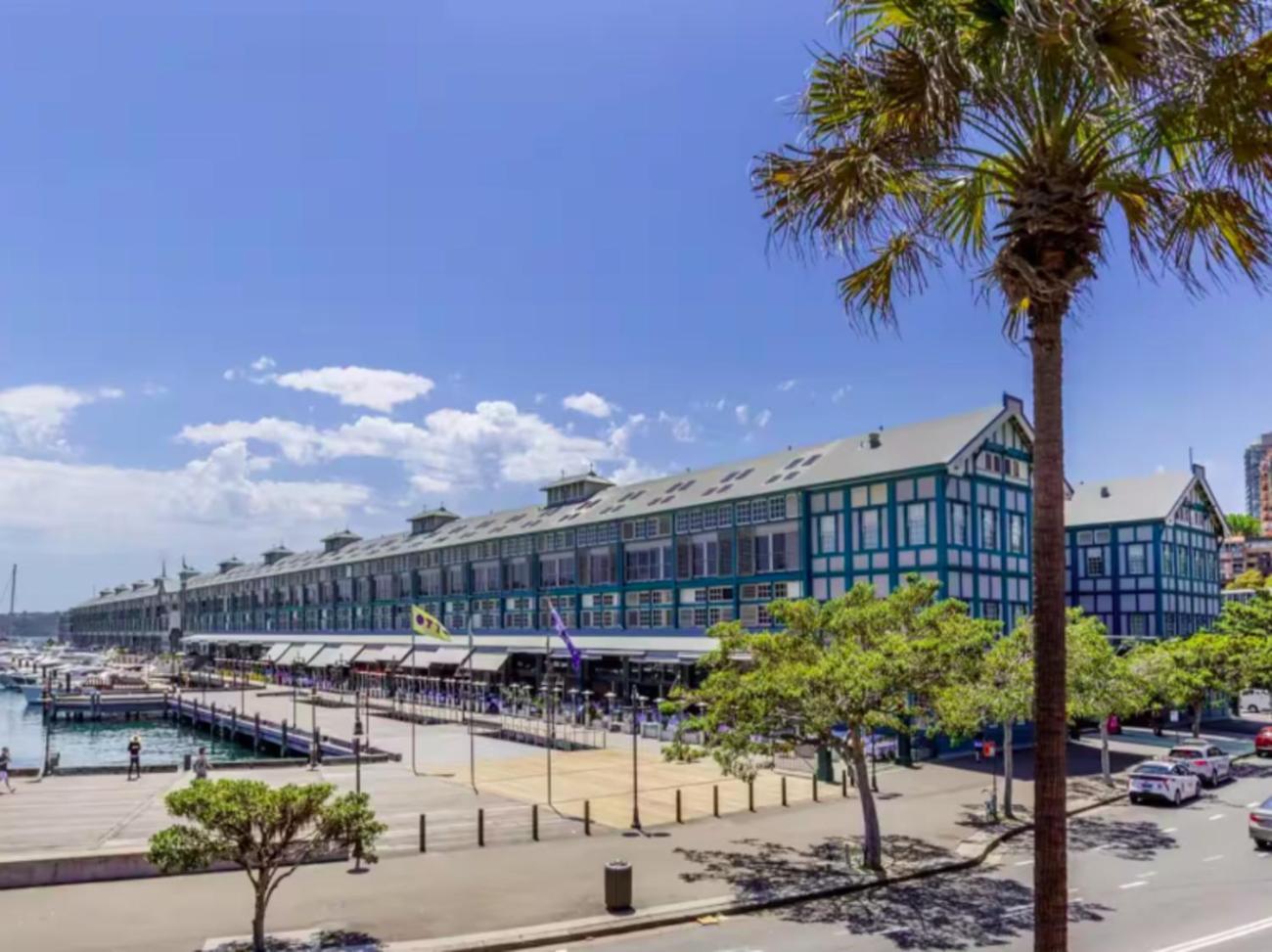 Spectacular Waterfront With Cosmopolitan Lifestyle Apartment Sydney